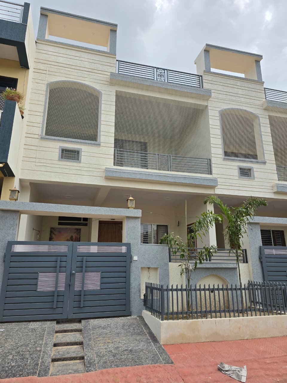 Park facing villa (kalwar)
